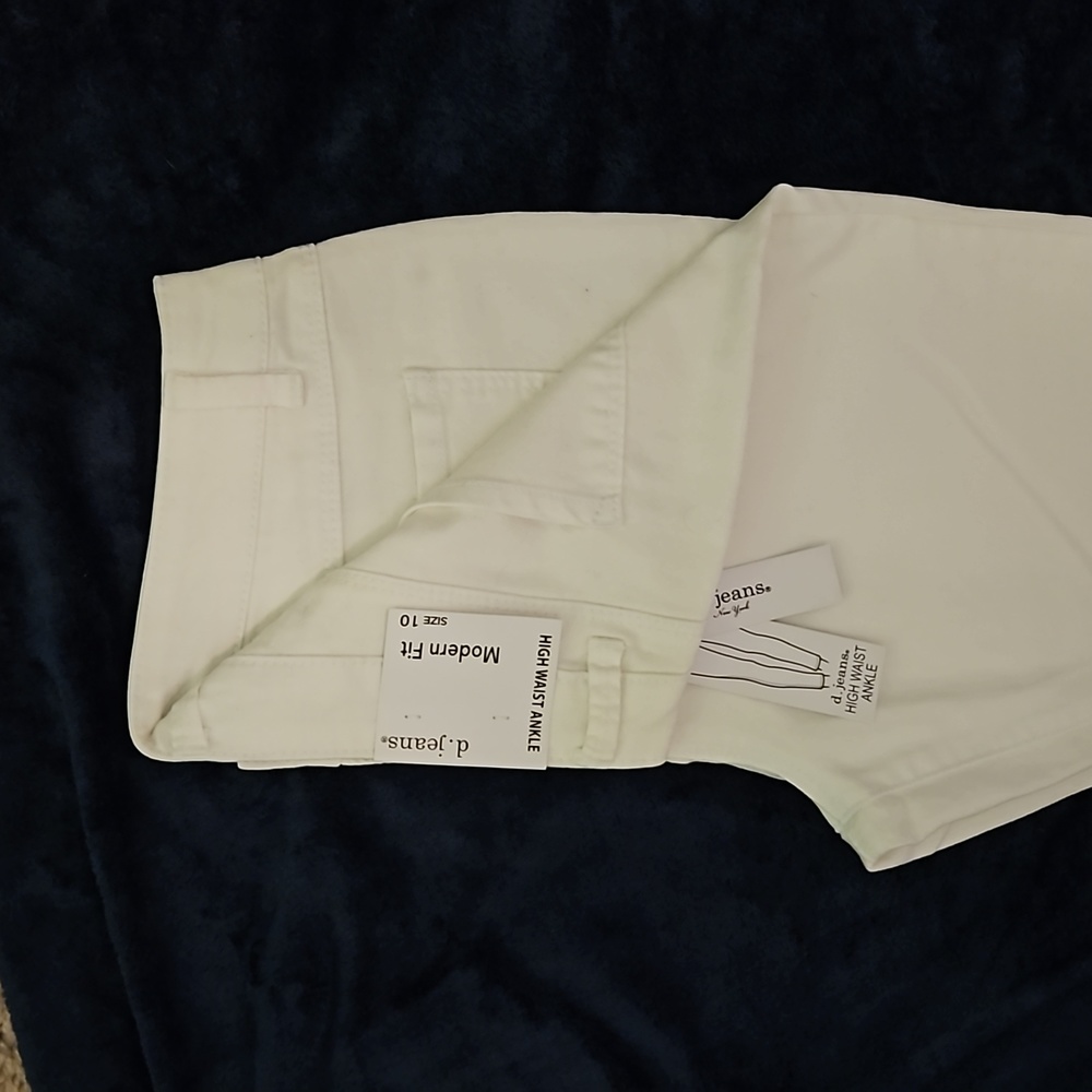 NWT White High-Waist Skinny Ankle Jeans